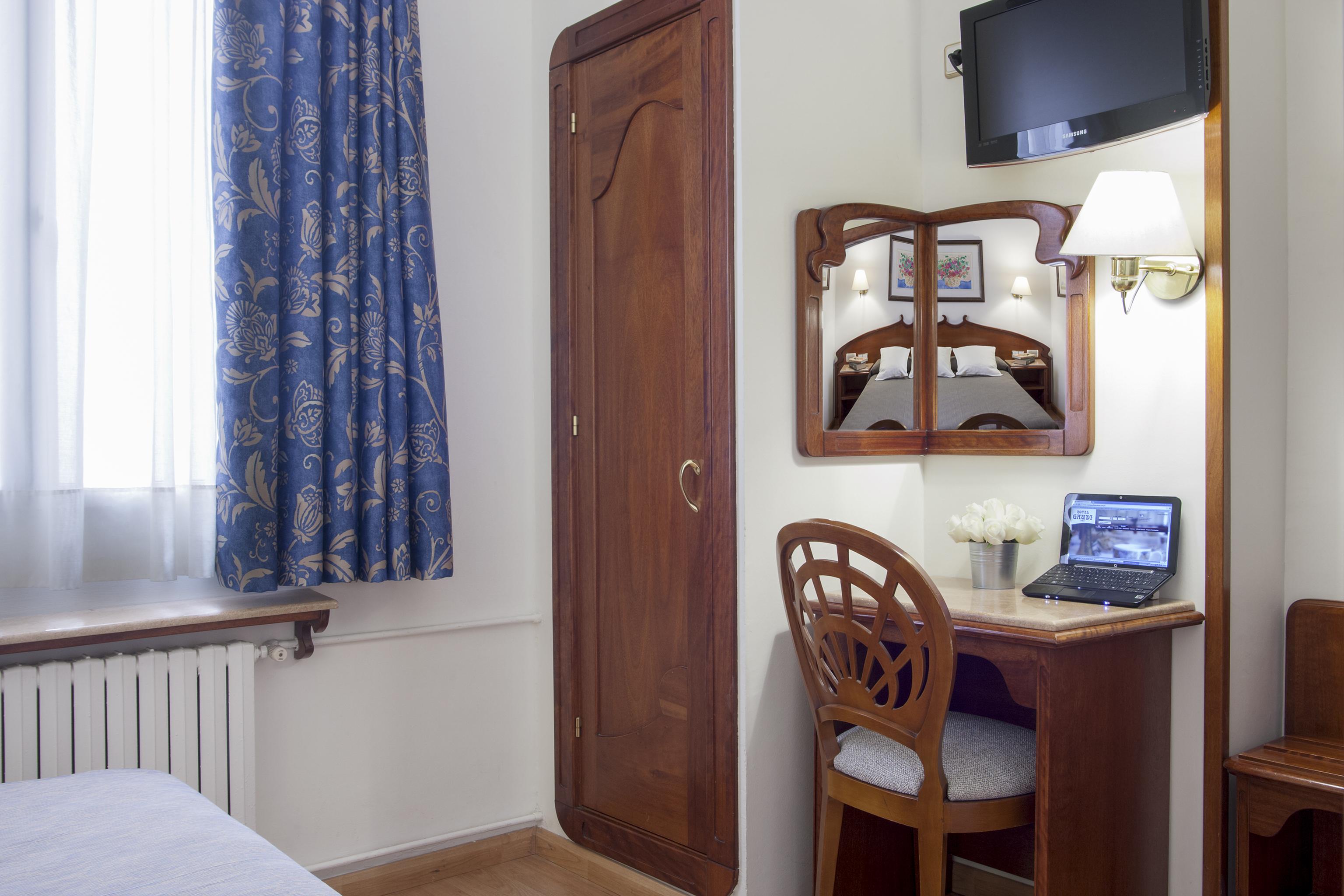 Gaudi Hotel Барселона Екстериор снимка
