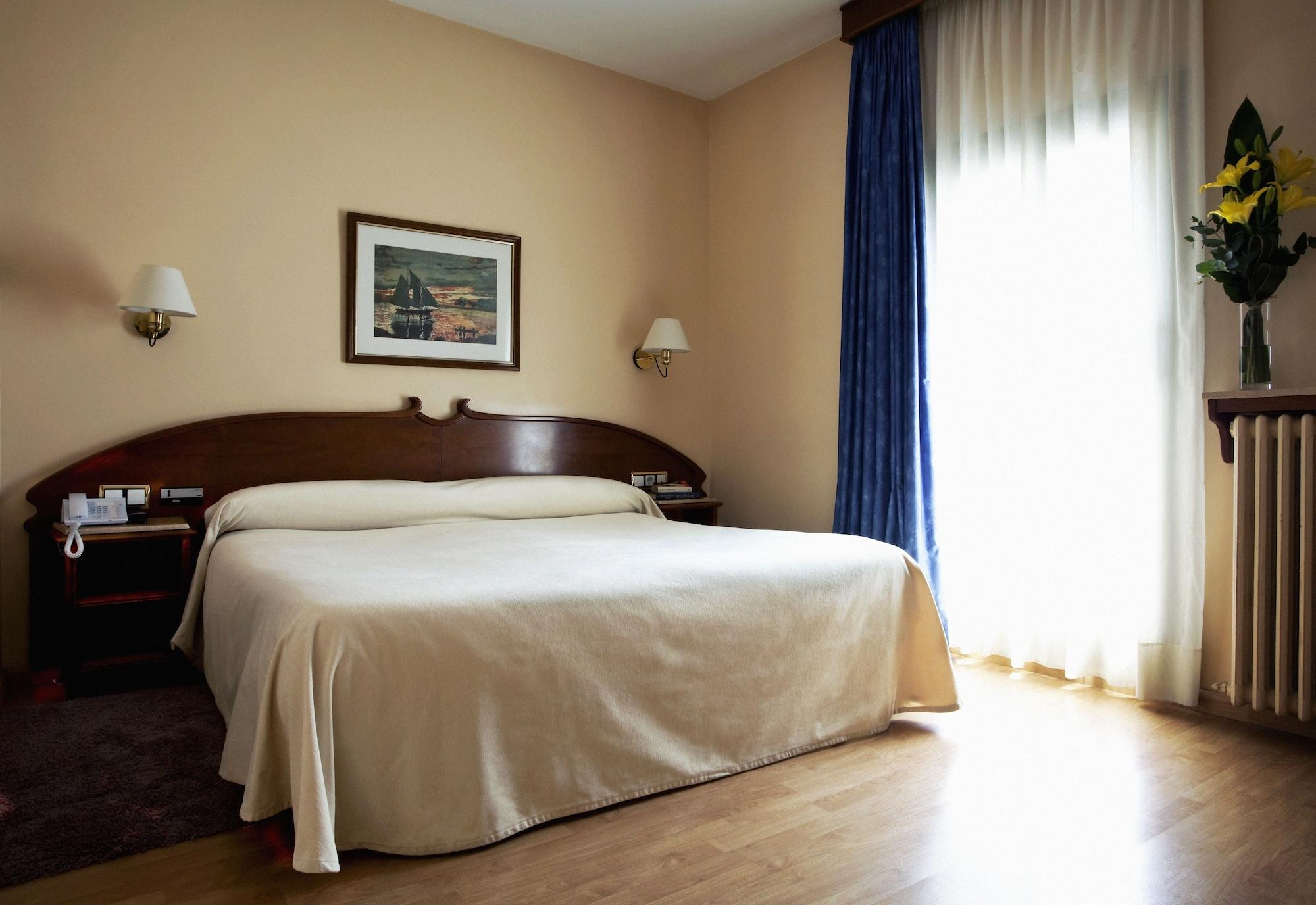 Gaudi Hotel Барселона Екстериор снимка
