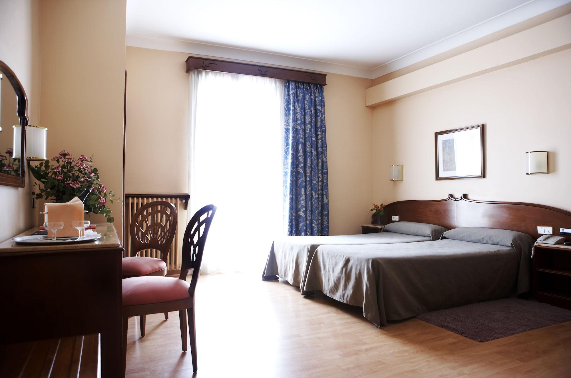 Gaudi Hotel Барселона Екстериор снимка