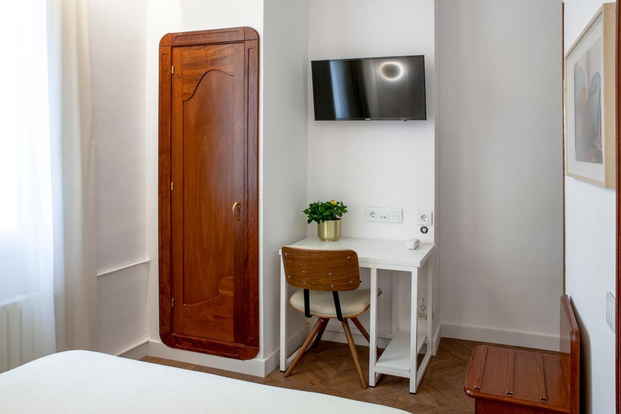 Gaudi Hotel Барселона Екстериор снимка
