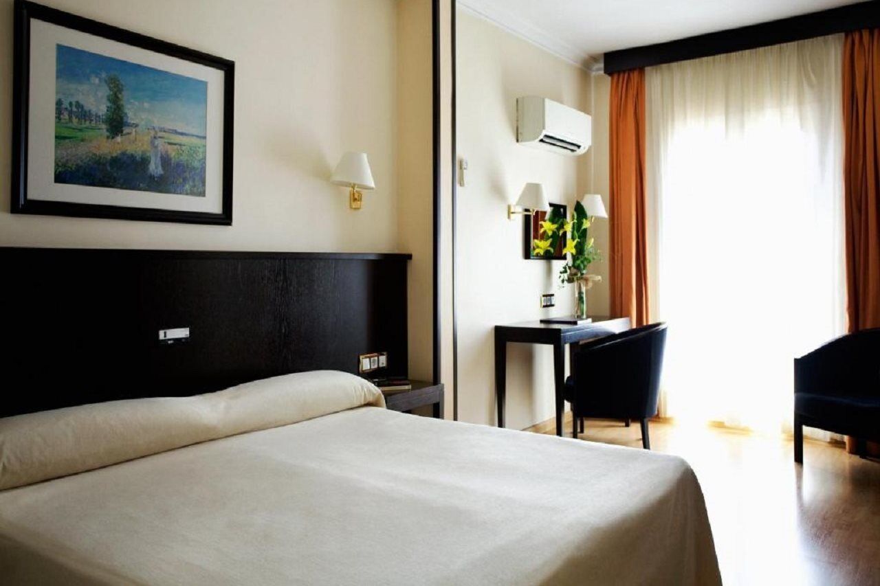 Gaudi Hotel Барселона Екстериор снимка