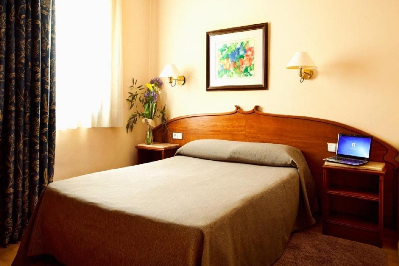 Gaudi Hotel Барселона Екстериор снимка