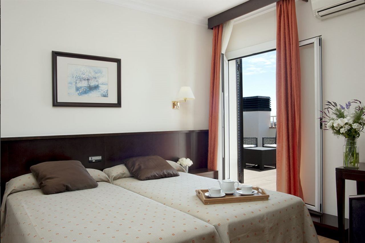 Gaudi Hotel Барселона Екстериор снимка